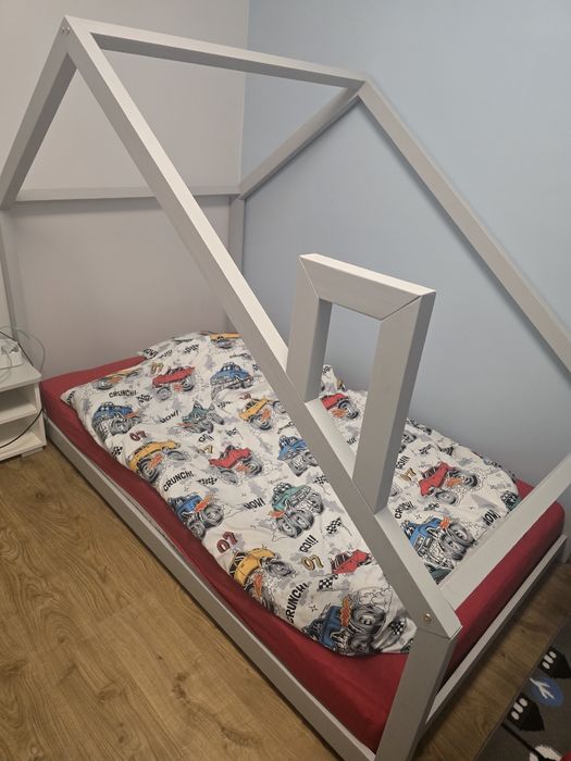 Meble dziecięce+ łóżko domek
