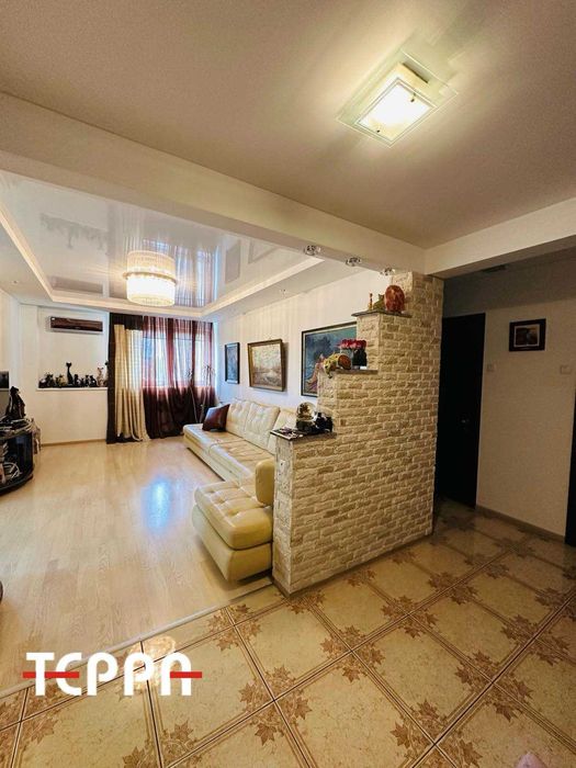 Продаж чудової 3-кімнатної квартири з видом на Дніпро