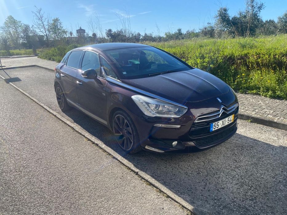 Citroen DS5.