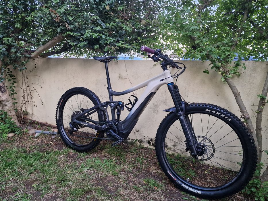Bicicleta eléctrica GIANT E-reign