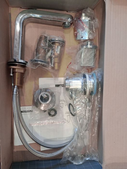 Смеситель для раковины