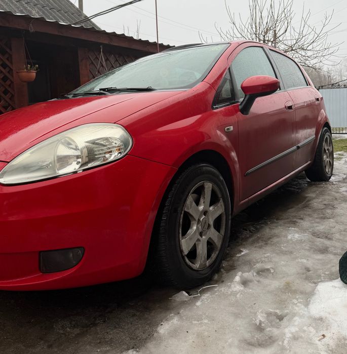 Машина Fiat Punto