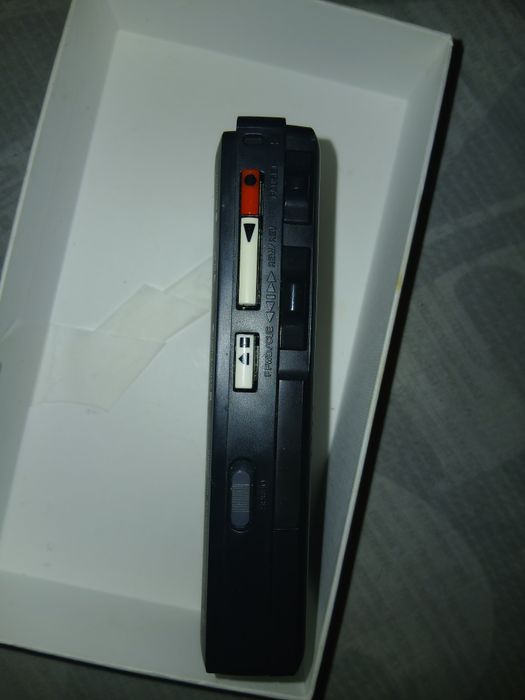 Продам  диктофон ,плееры  ,приемники