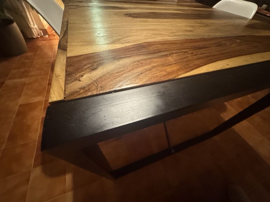 Mesa de jantar madeira acacia e ferro