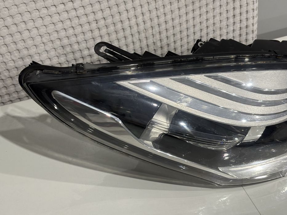 Lampa przod renault megane III lift