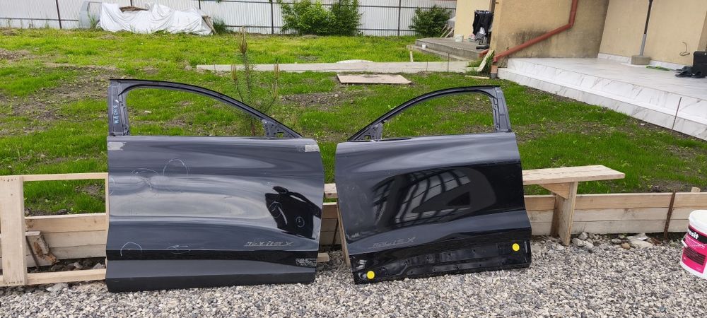 Ford Mustang Mach E двері