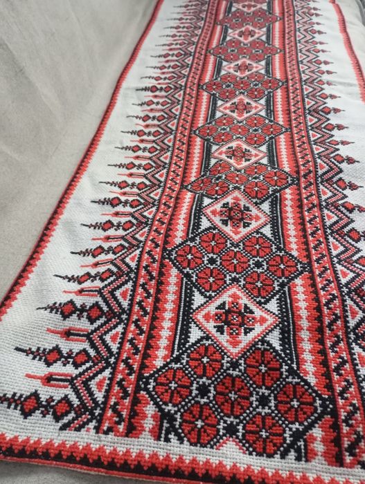 Вишиванка ручної роботи