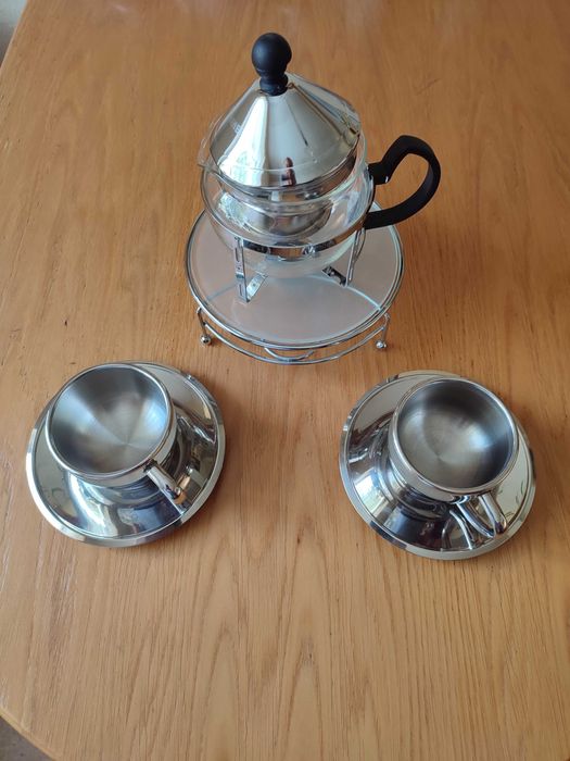 Zestaw do herbaty: zaparzacz, podstawka, 2x filiżanka. Metal i szkło.