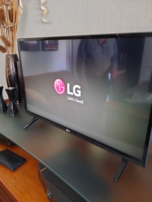 Televisão com suporte LG