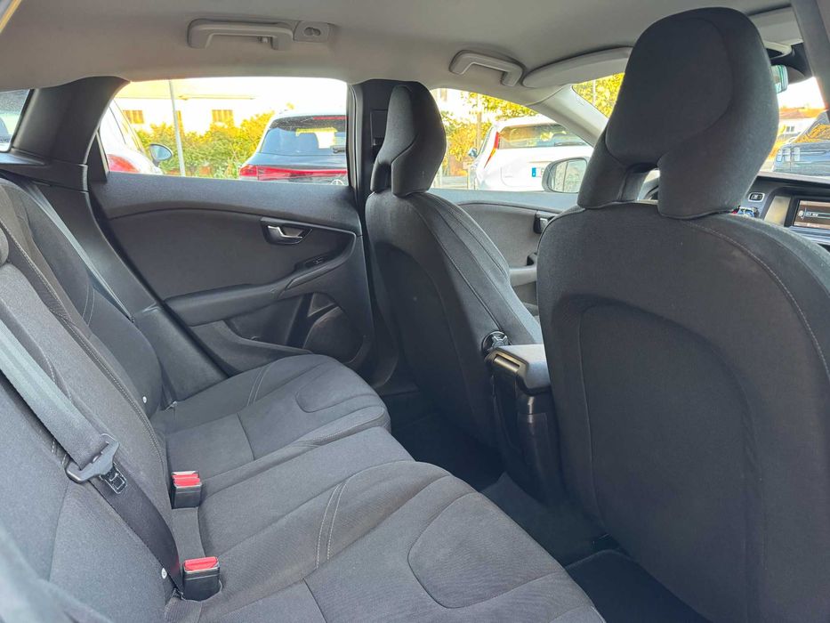 Volvo V40 Cross Country 1.6 D2 Momentum