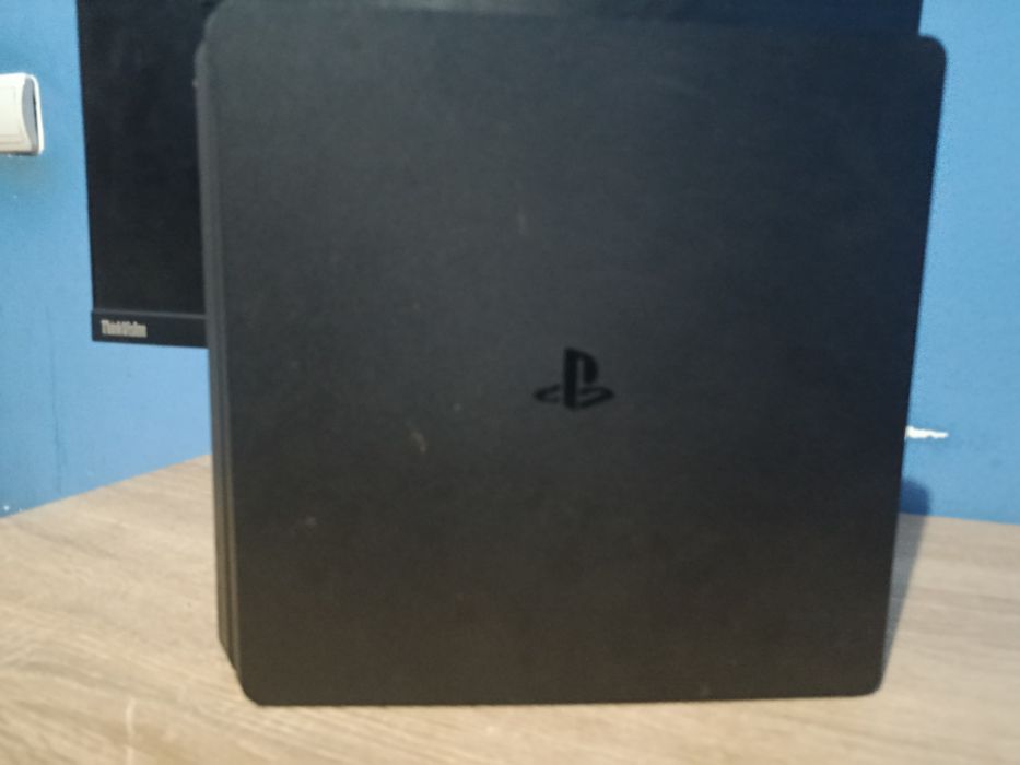 PS4 Slim Avariada