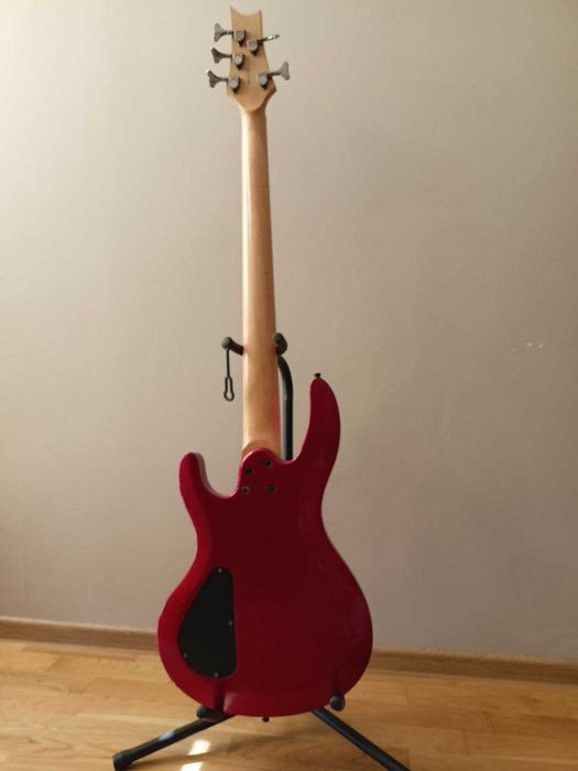 gitara basowa Clevan aktywna 5 strun z pokrowcem
