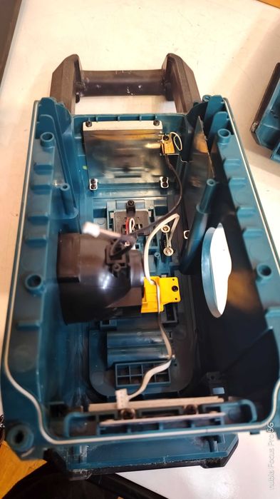 Obudowa   radia Makita DMR 114 , 115