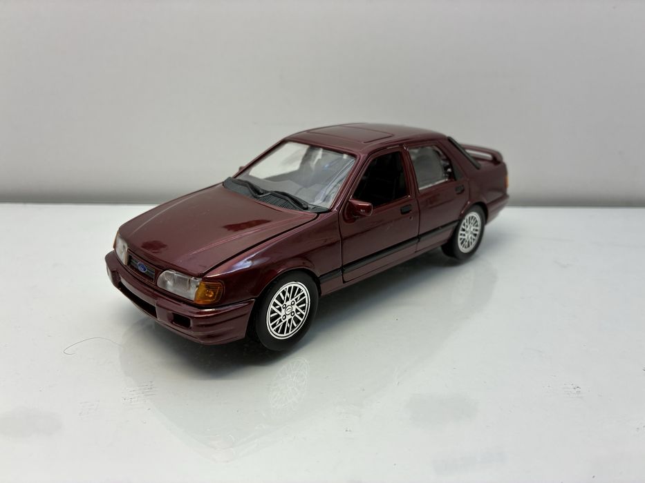 Модель Ford Sierra Cosworth 1:25 Schabak