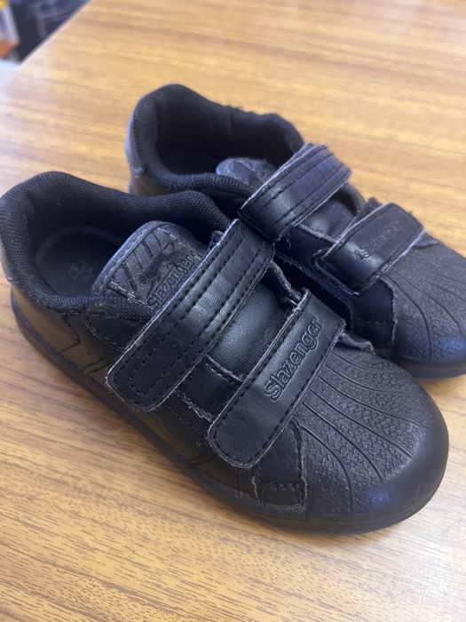 Кросівки чорні гарні