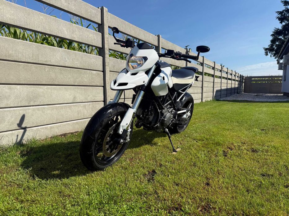 Ducati Hypermotard 796