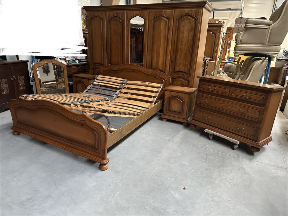 Dębowa sypialnia łóżko 160cm szafki komoda szafa 263 cm lustro stelaż