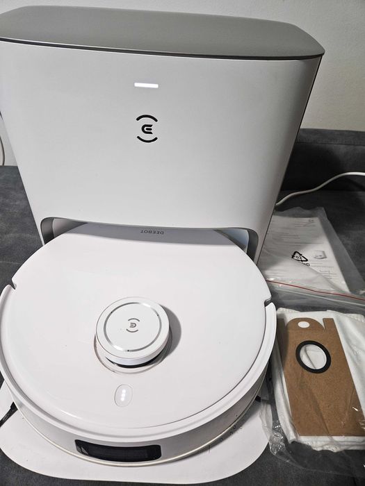 Robot odkurzający ECOVACS DEEBOT T10+ ze stacją ssącą 3,2l 3000 Pa