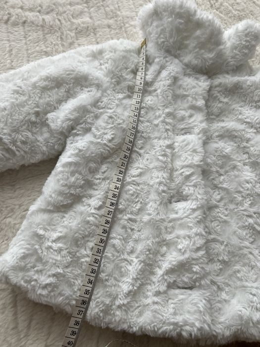 Komplet na Chrzest - plaszczyk / futerko, buciki, kapelusz r.80