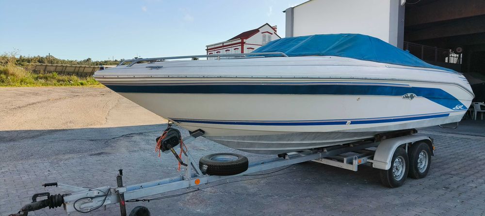 Barco de recreio Sea Ray 220