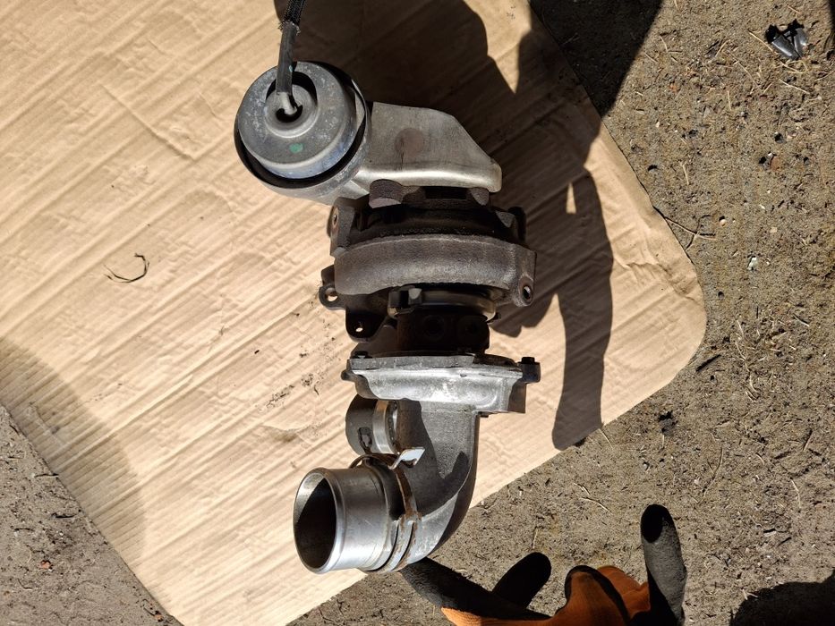 Toyota avensis t27 2,2 d4d diesel turbina turbosprezarka