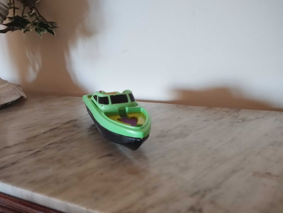 Barco de plástico