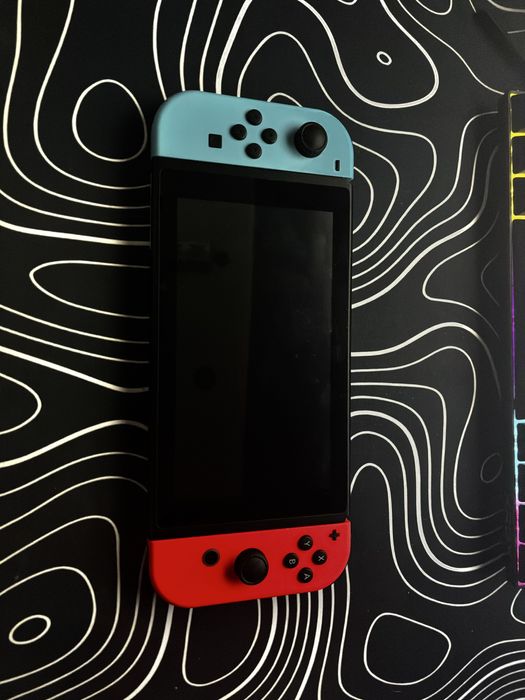 Zestaw Nintendo Switch V2 (Zestaw akcesoriów + gra + karta pamięci)