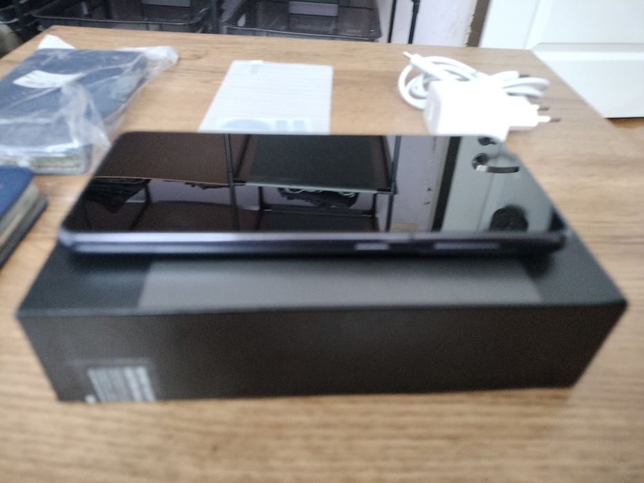 Samsung S 21 5g 8/128 stan idealny