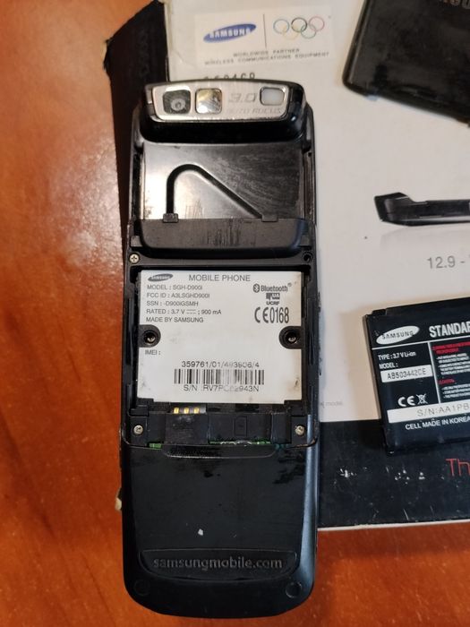 колекційний Samsung SGH D900i