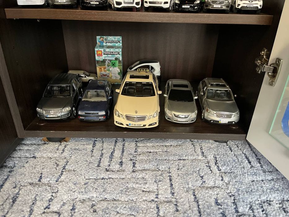 Машинки моделькі 1.24 моделі Welly Skoda