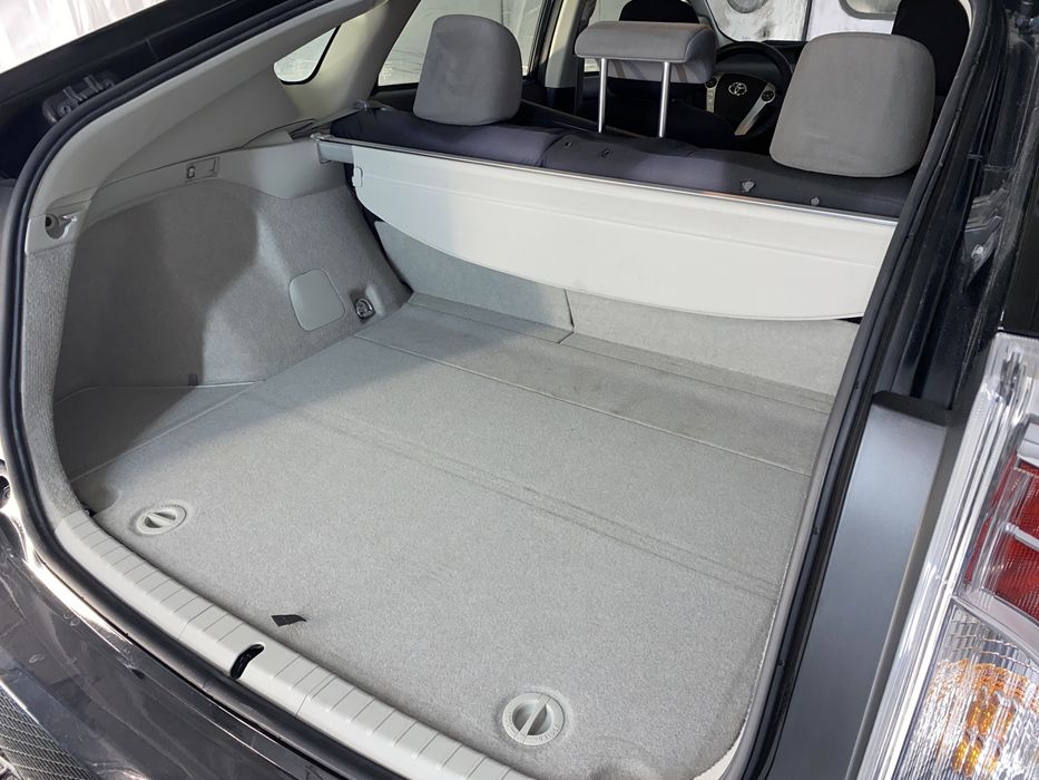 Аренда Toyota Prius 30. Аренда Приус 30.