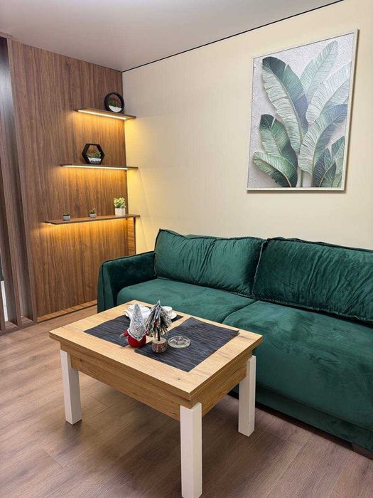 Пров.Тарнавського, сучасний ремонт. Кухня-студія + спальня.