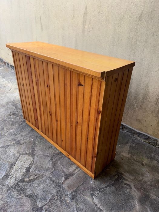 Bar de madeira sólida