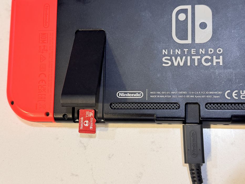 Nintendo Switch V2 (Neon Blue / Neon Red) – usado 2 vezes