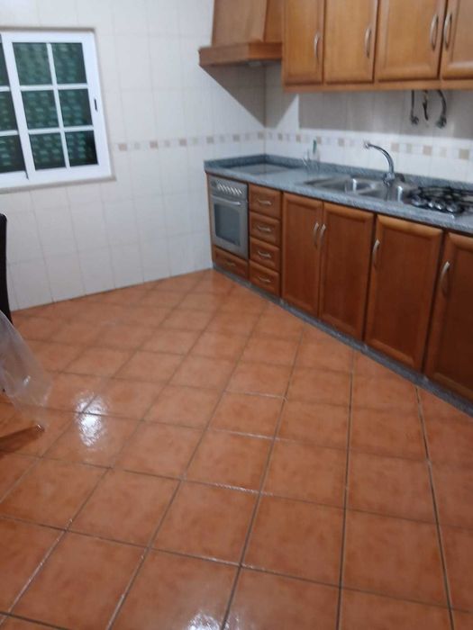 Arrenda-se moradia T4  Vila Nova de Foz Côa