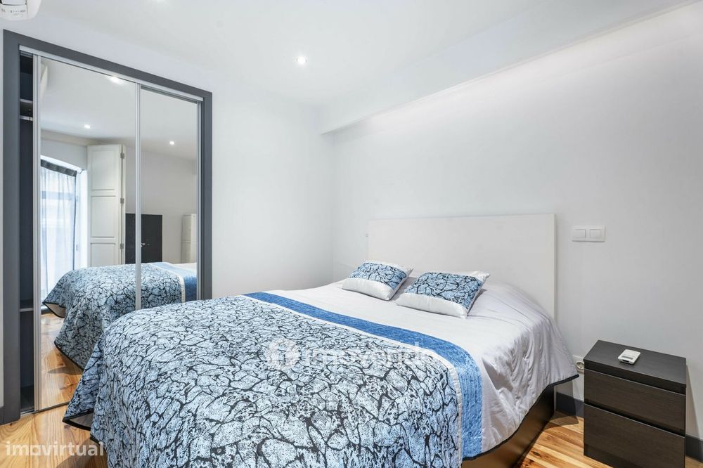 Apartamento T2 totalmente remodelado, no centro do Porto