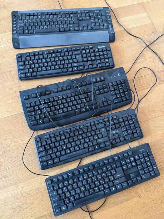 Клавіатура з шнуром