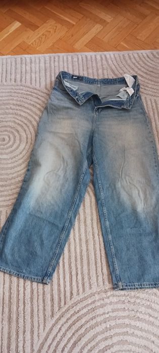 Spodnie pull and bear 30