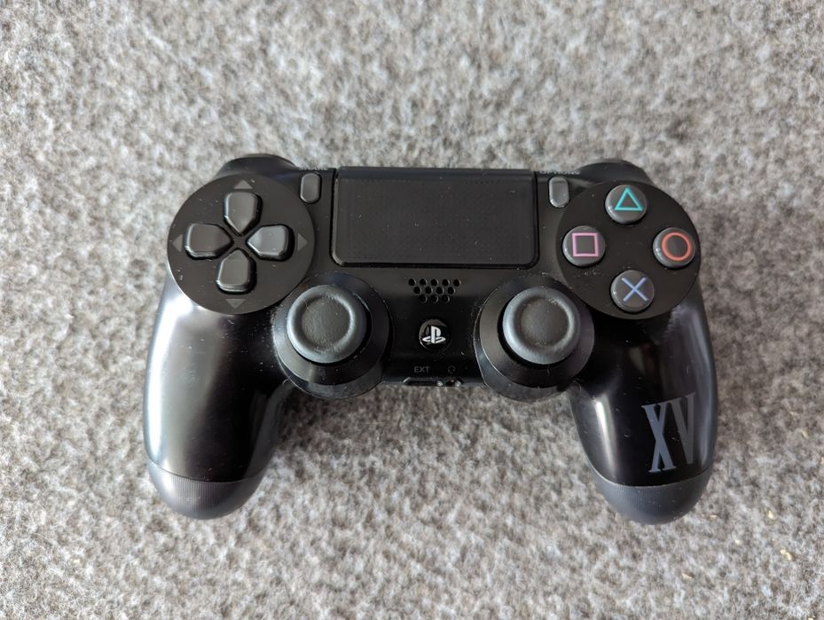 PS4 Slim FFXV edition