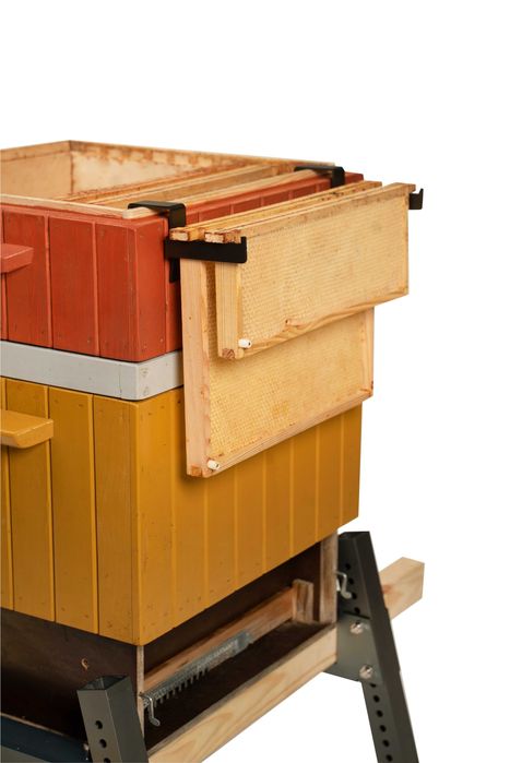 Aluminiowy uchwyt do ula na ramki wielkopolskie