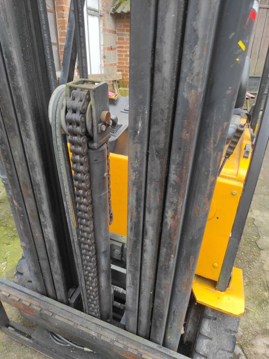 Maszt od wózka widłowego do ciągnika lub wózka triplex