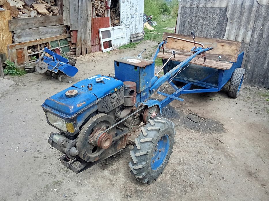 Маю авто і мотоблок можу поміняти на трактора