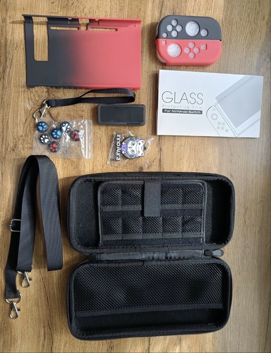 Etui+akcesoria nitendo switch.
