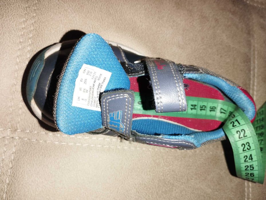 Кросівки Clarks р.25,5