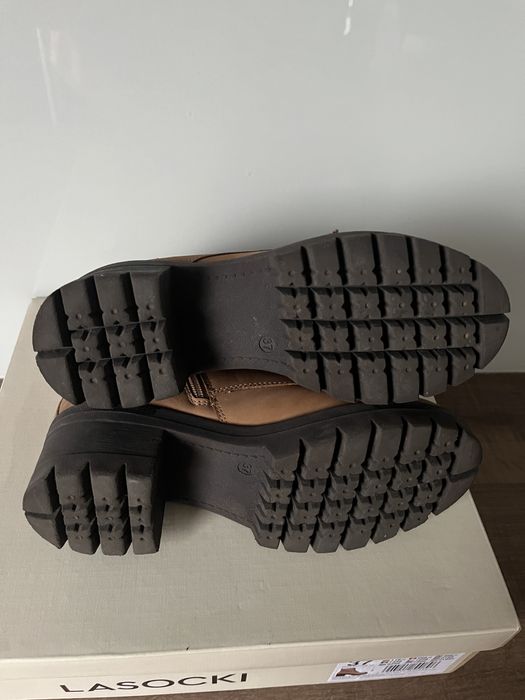 Buty skórzane botki camel Lasocki 37