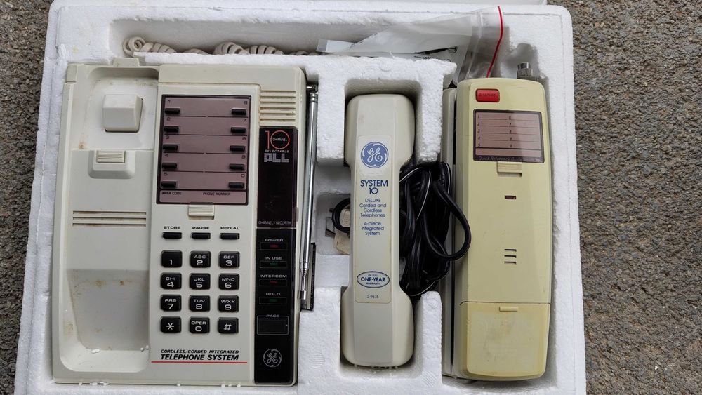 Telefones de colecção completos na caixa