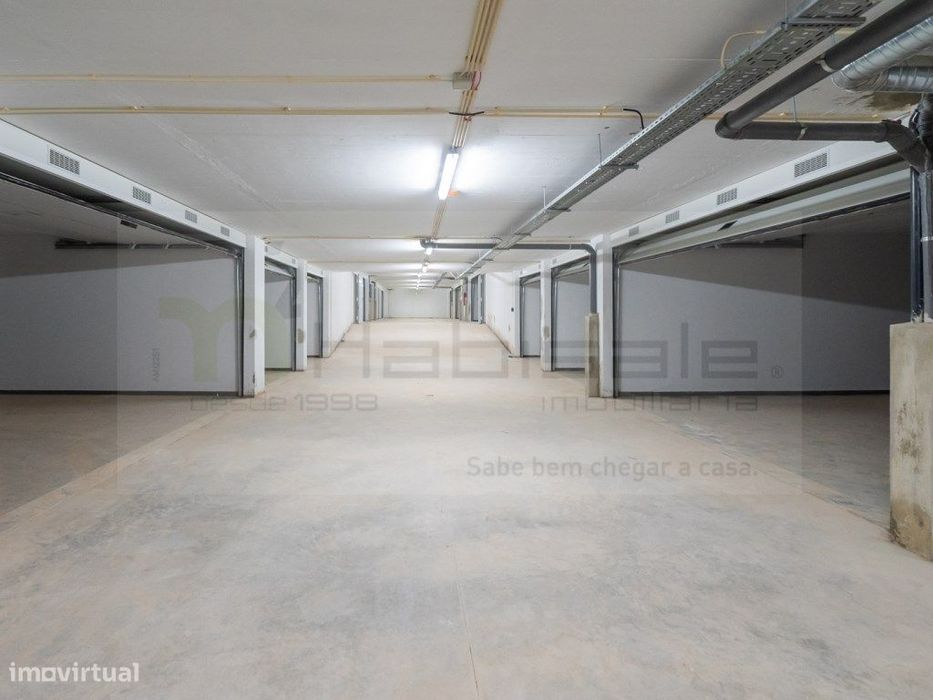 T2 com Terraço e Box em Condomínio de Luxo com Piscina, Ginásio e S...