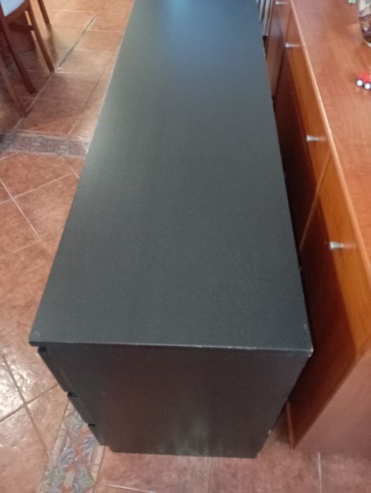 Cómoda preta de 6 gavetas