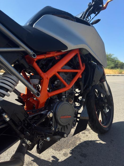 KTM Duke 125 Full Extras | Akrapovic | Como Nova