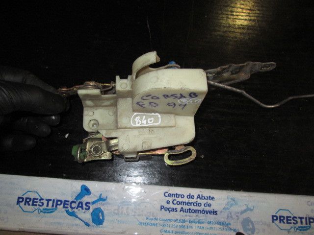 Fechadura / fecho porta frente direito OPEL Tigra (75_)